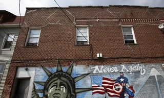 Một bức tranh tường về vụ 11-9 ở thành phố New York. Ảnh: Reuters