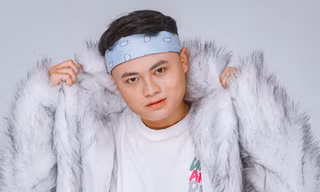 “Lửa thử vàng, gian nan thử Long Hách”