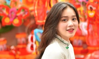 Đắm chìm trong sắc màu Trung thu cùng hot girl Ngoại thương