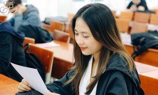 Ấn tượng dàn trai xinh gái đẹp trường Báo ngày nhập học