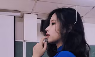 Tân sinh viên được gắn mác “cô giáo” chỉ sau một đêm
