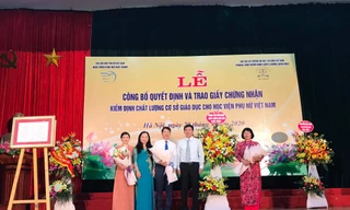 Lễ công bố quyết định và trao Giấy chứng nhận KĐCL giáo dục đối với HV Phụ nữ Việt Nam