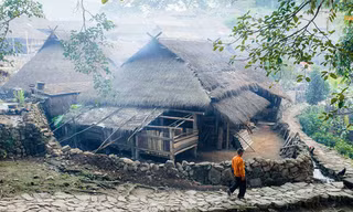 Làng du lịch nổi tiếng với nhà rơm- “bộ lạc nguyên thủy” cuối cùng bị lửa biến thành tro