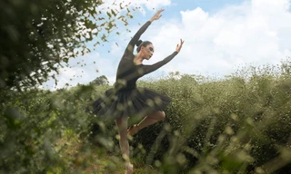 Nàng “thiên nga đen” với khát khao chạm tay tới đích