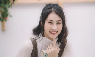 Cô giáo tương lai “gieo thương nhớ” với vẻ đẹp trong trẻo tựa nắng mai