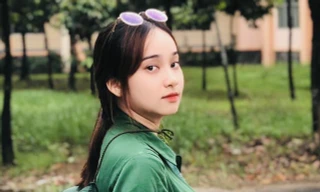 Cô nữ sinh trường ĐH Kinh tế TP Hồ Chí Minh khỏe khoắn, năng động trong bộ đồ quân sự 