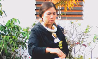 Bà Nguyễn Thị Huệ (ở TP Buôn Ma Thuột, Đắk Lắk) đã mất sổ đỏ thế chấp tại ngân hàng. Ảnh: T.Tân(Tuổi Trẻ)