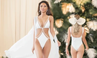 Khả Trang rực lửa với bikini, đăng quang Siêu mẫu quốc tế 2018.