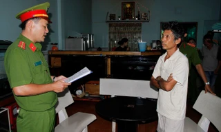 Ông Hùng tại thời điểm kiểm tra.