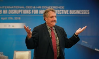 Giáo sư Dave Ulrich là nhà tư vấn và đào tạo về quản trị hàng đầu thế giới chia sẻ.