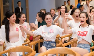 Thí sinh Hoa hậu Việt Nam xinh đẹp cổ vũ trận mở màn World Cup 2018