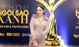 Lan Phương mặc váy 'khó hiểu' sau khi công bố đính hôn bạn trai tây