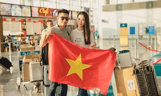 Ông xã điển trai tiễn Dương Thùy Linh đi thi Mrs Worldwide 2018