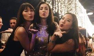 Sao Việt hào hứng chia sẻ khoảnh khắc đón năm mới ở nước ngoài