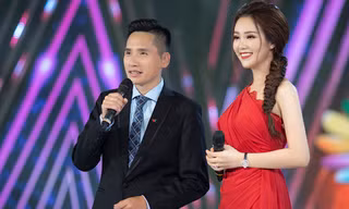 Á hậu Thuỵ Vân và BTV Quốc Khánh ghi hình 'Chào 2019' suốt 14 tiếng 