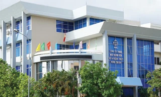 Mỗi năm, "sếp" của Xổ số Kiến thiết Ninh Thuận đút túi 446,4 triệu đồng.