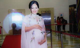 Lan Phương 'bế' bụng bầu 'vượt mặt' đi ra mắt phim ở Hà Nội