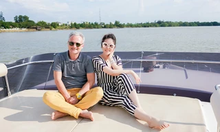 Lý Nhã Kỳ chiêu đãi đoàn làm phim Hollywood trên du thuyền triệu đô