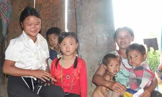 Cười ra nước mắt: 14 tuổi đã 3 đời chồng