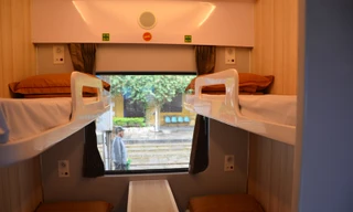 Khoang giường nằm mới đóng có sạc pin điện thoại của Tổng Cty Đường sắt Việt Nam 