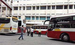 Khuôn viên Cty Giày Sài Gòn cho hãng xe trá hình Thành Bười thuê để hoạt động 