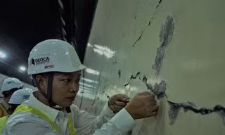 Hình ảnh vết nứt, bong tróc sơn tại hầm Hải Vân