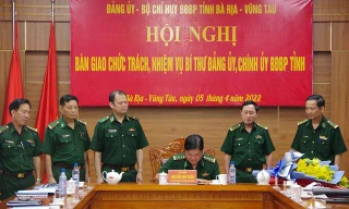 Triển khai các quyết định của Bộ Quốc phòng về công tác cán bộ