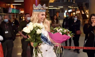 Tân Hoa hậu Thế giới giản dị về quê nhà sau đăng quang