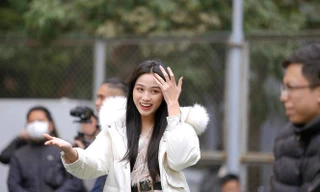 Showbiz 10/1: Ảnh đời thường mới xinh đẹp của Hoa hậu Đỗ Thị Hà