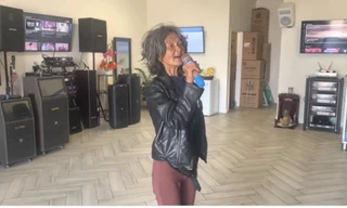 Showbiz 9/4: Ca sĩ Kim Ngân xuất hiện với vẻ ngoài tiều tụy khiến fan xót xa 