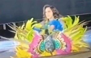 Showbiz 30/11: Thí sinh Hoa hậu Mexico bị điện giật trên sóng trực tiếp 