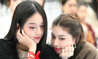 Khoảnh khắc tuyệt đẹp của Hoa hậu Thanh Thủy tại sự kiện ‘Giọt hồng cội Việt’