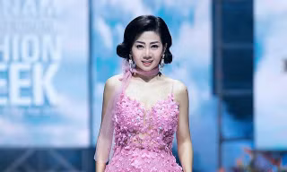 Người trả giá 120 triệu đồng váy Mai Phương từng mặc hủy bất ngờ, NTK hành động ý nghĩa
