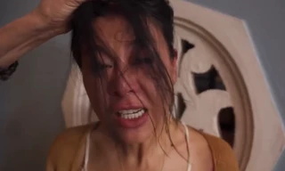 Showbiz 26/12: Nam Thư nhận 50 cái tát từ NSND Kim Xuân