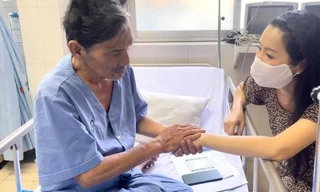 Showbiz 2/3: Á hậu Trịnh Kim Chi quyên góp hơn 400 triệu đồng ủng hộ nghệ sĩ Thương Tín