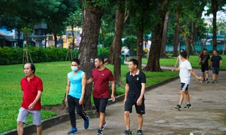 Công viên TP.HCM sau khi xóa bỏ hàng rào, người dân thoải mái vui chơi