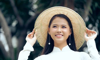 Mê mẩn ngắm cô gái có mặt 'đẹp như trăng rằm’ dự thi Hoa hậu Việt Nam 2020