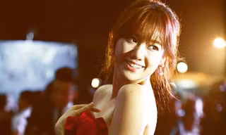 Hari Won xúc động trước hành động tử tế của một em bé tình cờ gặp ở nơi khó nói