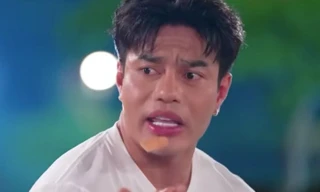 Lê Dương Bảo Lâm bị hải quan Mỹ giữ lại