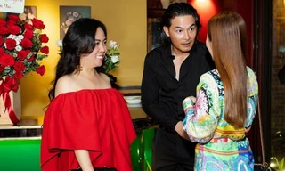 Showbiz 24/7: Phản ứng lạ của Phượng Chanel khi Quách Ngọc Ngoan tiết lộ đã có con chung