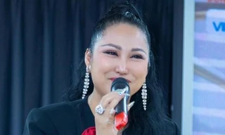 Showbiz 7/6: Phi Thanh Vân lên chức Phó viện trưởng