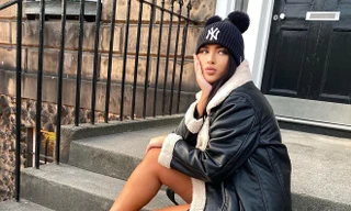 Showbiz 5/3: Người mẫu Scotland bị tấn công vì bức ảnh hở vòng 1