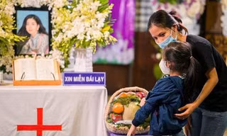 Showbiz 27/6: Rớt nước mắt đọc lời nhắn con gái Mai Phương gửi mẹ