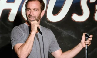 Showbiz 1/8: Diễn viên hài bị 4 phụ nữ tố tấn công tình dục