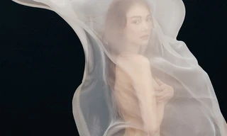 Minh Hằng ‘chơi lớn’ tung ảnh nude mừng sinh nhật tuổi 33