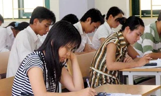 Các thí sinh làm bài thi đại học. Ảnh minh họa trên Internet