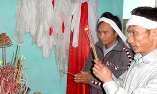 Đánh chết mẹ vì 600 nghìn mua quần áo