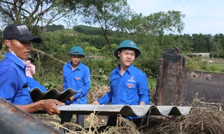 Lực lượng thanh niên xung kích hỗ trợ giải phóng hành lang