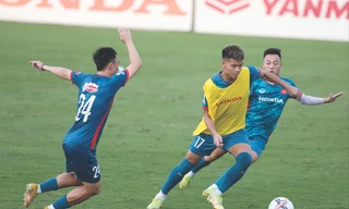 Văn Tùng trong buổi tập của ĐT Việt Nam. Ảnh: Anh Đoàn