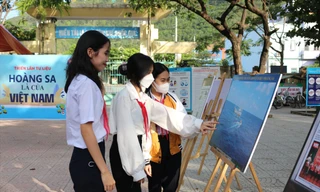 Câu chuyện về lịch sử và chủ quyền quần đảo Hoàng Sa, Trường Sa và biển đảo Việt Nam thu hút các em học sinh trường THCS Trần Quang Khải (huyện Hòa Vang, Đà Nẵng)